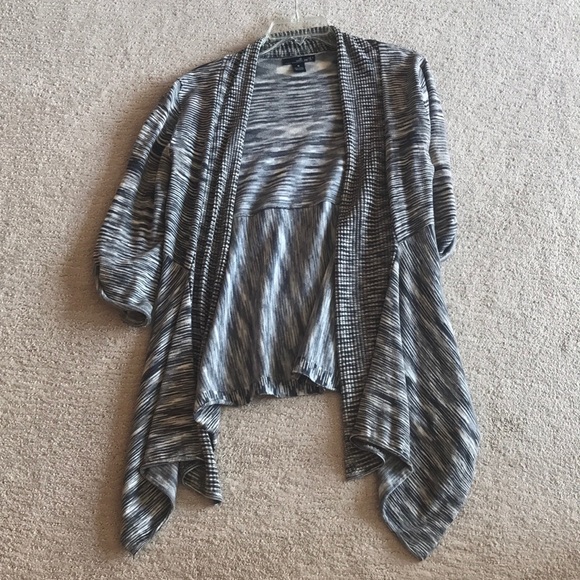 Black and White Open Cardigan - Picture 2 of 3